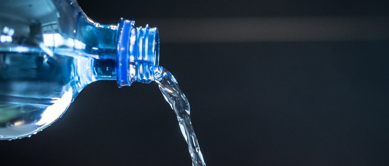 Zuricher Kantonsrate Wollen Wasserflaschen Abschaffen Tapwater Digest